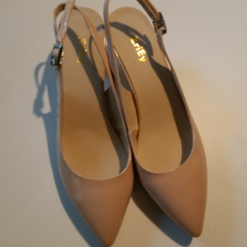Z RIEY Shoes Womens Heeled Sz 9 Nude